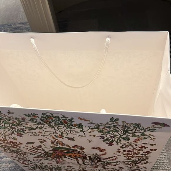 AUTHENTIC DIOR SHOPPING BAG - Picture 3 of 3